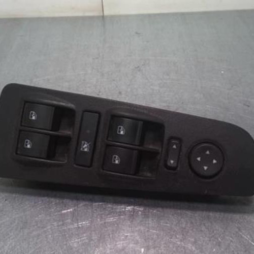 73228920-ef57b2d3-fb80-4424-888b-c887fe5739d8-Piece-73228920-Interrupteur-de-leve-vitre-735441020-FIAT-BRAVO-2-16-JTD-16V-TURBO-MULTIJET-3cd67c933a27d95840e7f80fda44b834f5a33b19ba3905a9c7554146d913f856_m.jpg