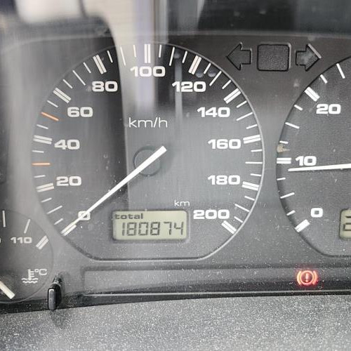 Vehicule-VOLKSWAGEN-POLO-1-1997-fb14222016e542cd30d1430fbaed65995ab19461b2b2b9b9edd7135f8aa98fca_mtn.jpg