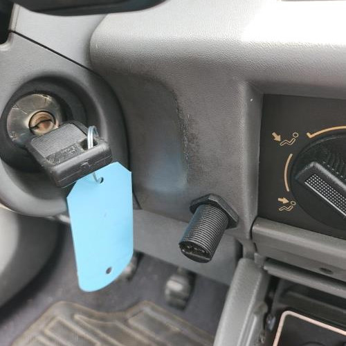 Vehicule-RENAULT--1992-908accf086a447e0a0ffda4b9bcb447dc317217bef1380803ed9ea8496e3664f_mtn.jpg
