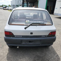 Vehicule-RENAULT--1992-40a77e22794c725c5faac183ba37477e88c83a2d02a2eb62879208ca39c2e220_mtn.jpg