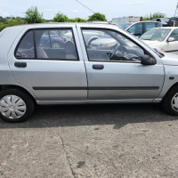 Vehicule-RENAULT--1992-569fc997a3a38510353cc46950757db0fa35d4d2cc5d45b4276c0e2e6888c210_mtn.jpg