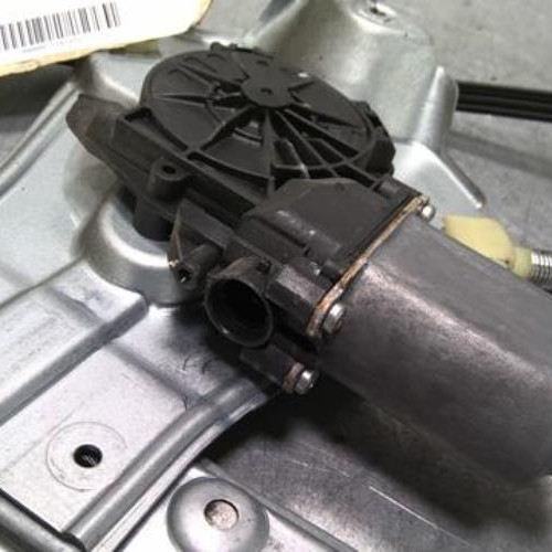Moteur leve vitre avant droit