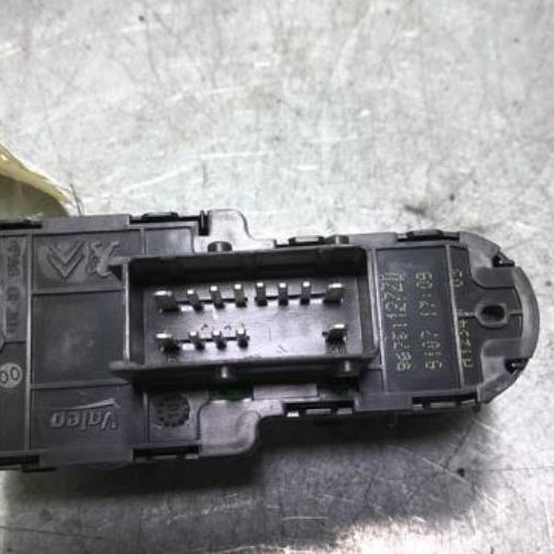 73494407-e3dd1ebf-8c25-4f9a-9140-1c48b2c33e9e-Piece-73494407-Interrupteur-de-leve-vitre-96751127ZD-PEUGEOT-208-1-PHASE-2-15-BLUE-HDI-16V-TURBO-c945e7f1e8dec84a83a1c716eed8f953a3b9658a9c95d83dc623e25450743355_m.jpg