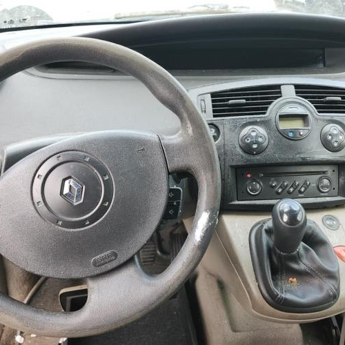 Vehicule-RENAULT-SCENIC-2-PHASE-1-2005-343e625ee8f58cdf5d6a63f2c47f3141a11635c9428adb118e95a0531b77ded1_mtn.jpg