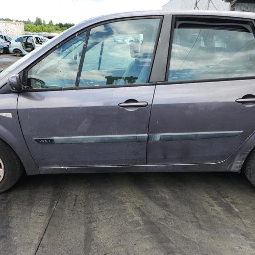 Vehicule-RENAULT-SCENIC-2-PHASE-1-2005-634853b31b096471430af82a6c28345fad4fde6feb0022a3749bfc9f0220d2bd_mtn.jpg