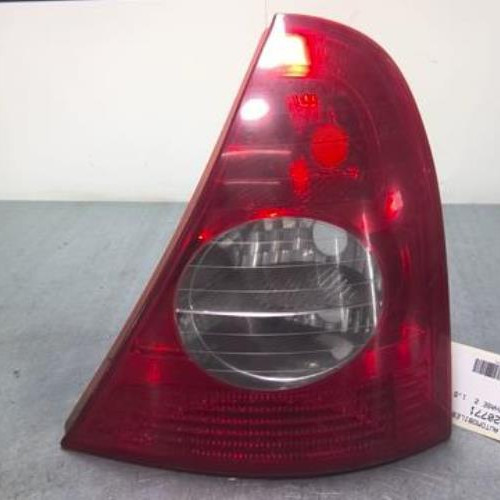 74020771-0b65eca1-bff8-4581-97d2-0474dfa4d206-Piece-74020771-Feu-arriere-principal-droit-8200917487-RENAULT-CLIO-2-PHASE-2-15-DCI-8V-TURBO-c5462688e731ad17afb69ed95b2027527a28655057af5d62edd5049dc7255a67_m.jpg
