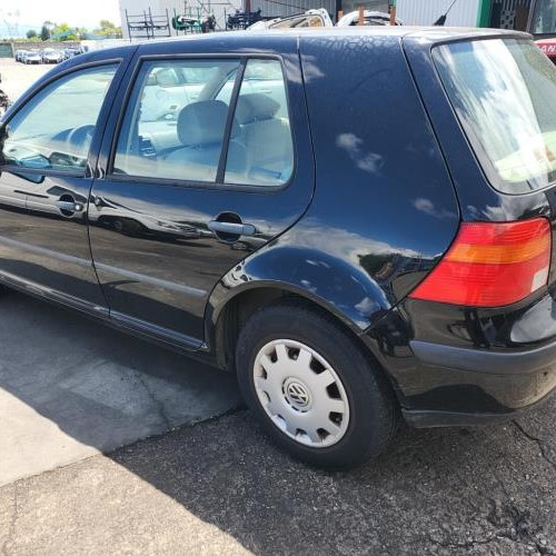 Vehicule-VOLKSWAGEN-GOLF-4-1999-4055c01f80ab047acedcd143358af91b9af60eed7dfb2eb496b2f860171e5556_mtn.jpg