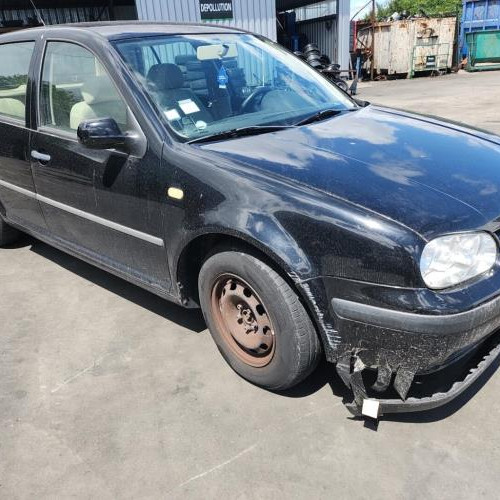 Vehicule-VOLKSWAGEN-GOLF-4-1999-5c6c1d35d31fbdc8b62e96e5c07e813362e5984c0e843ef60d41327b32982c85_mtn.jpg