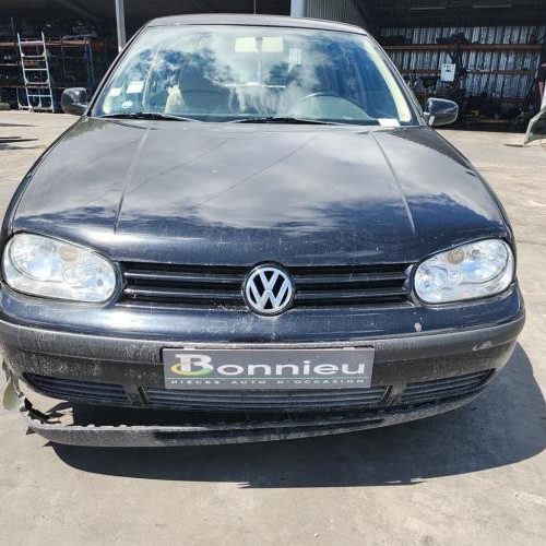 Vehicule-VOLKSWAGEN-GOLF-4-1999-d55718c2d84ff1b5298e39f71a15e3661f80342c03a6509e204c937a1ab65194_mtn.jpg