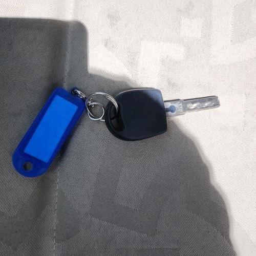 Vehicule-VOLKSWAGEN-GOLF-4-1999-fb188c400d418924c0435b0ab3bd4d0a8f4fa14f9703e480640d4d8da15b411f_mtn.jpg
