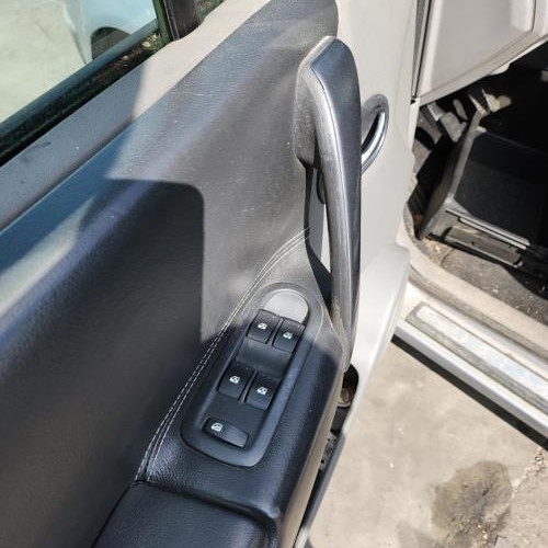 Vehicule-RENAULT-GRAND-SCENIC-2-PHASE-1-2005-3c0da15eb59c5b142906ab20dad2f439c808369da511824a4ca5a9ce4082ab89_mtn.jpg