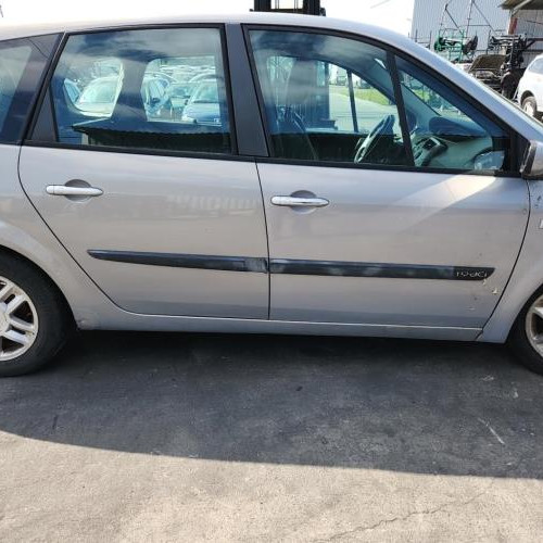 Vehicule-RENAULT-GRAND-SCENIC-2-PHASE-1-2005-50b17790b4ee46b4a016dca7f424a89e9f51b5ef73c1e850e53618ccd83ed3a5_mtn.jpg