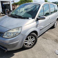 Vehicule-RENAULT-GRAND-SCENIC-2-PHASE-1-2005-a665a126dd1b719db9742d58b7778272241ae2feca0fe6d733eb1b7fd6021de9_mtn.jpg