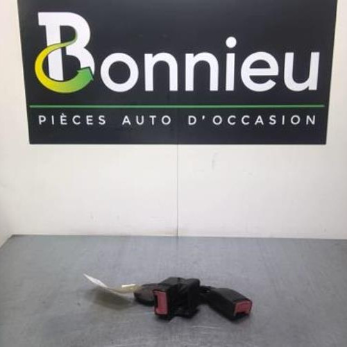 Attache ceinture arriere gauche