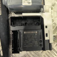 74147858-7ccca14e-6dc0-42b2-a7c4-394a3b9695fc-Piece-Moteur-leve-vitre-avant-droit-1T0959702LZ0V-VOLKSWAGEN-PASSAT-5-CC-COUPE-e06f84db602a419d9f84f11a5ba8ccbc4d5a4c8fdd9339fcdb5d8d608841f591_m.jpg