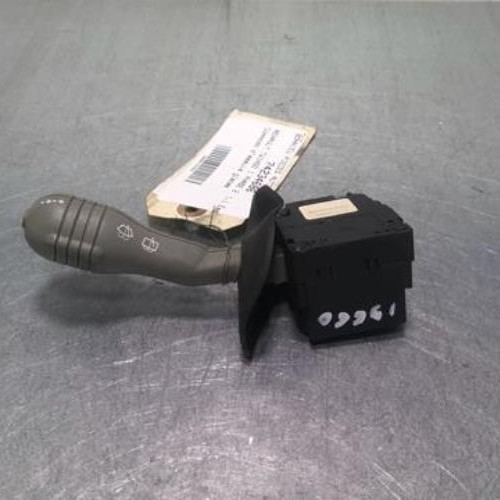 74234686-1dfb7f89-cca8-4b60-9c55-e83fbca948fe-Piece-74234686-Commodo-dessuie-glaces-7701046628-RENAULT-TWINGO-1-PHASE-2-12i-8V-035861a4d70db96295bb7d06e7891ceef87fd4c905ca2d6da8617c68963c93ef_m.jpg