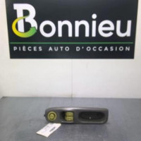 74234688-0ad9f9c1-4db0-477d-9f98-dc6bfdbd21e2-Piece-74234688-Interrupteur-de-leve-vitre-7700425386-RENAULT-TWINGO-1-PHASE-2-12i-8V-89cc6a4daaef845bf4b33a875a59ed46e9f55f23c8e86e0fcbe234d6859e82aa_m.jpg