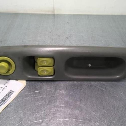 74234688-c17bc8f7-fbb5-479a-8598-8cbcbf77052e-Piece-74234688-Interrupteur-de-leve-vitre-7700425386-RENAULT-TWINGO-1-PHASE-2-12i-8V-10e573cbcd14f695384f3f0d7347b952926d4bc2389d99bafac1b55197e789c6_m.jpg
