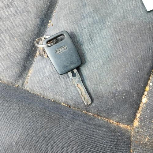 Vehicule-AUDI-A4-1-PHASE-1-1996-50648823d4d3f4abac36d137f819dc1f8d702991cb12c849df53f452d655b159_mtn.jpg