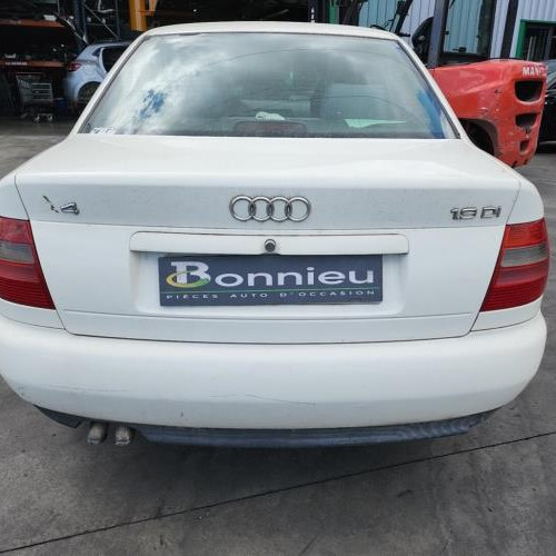 Vehicule-AUDI-A4-1-PHASE-1-1996-6d492abb1b3c9843f5485f28dd14016e0359e00859ddd4d878f5eb16e8a2e419_mtn.jpg