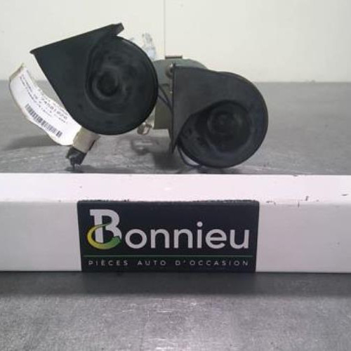 74581028-f0590cdf-c924-4869-8371-3c2e8a940146-Piece-74581028-Avertisseur-Klaxon-CITROEN-C5-2-16-HDI-16V-TURBO-df53f00a9bf371556cae0cc49432d68feb51e639989196fb52d2132bb419febf_m.jpg