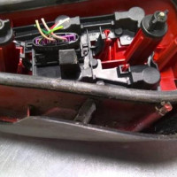 74680316-26317522-201b-43e3-832f-40e738a2de22-Piece-74680316-Feu-arriere-principal-droit-6351G6-PEUGEOT-106-PHASE-2-11i-8V-6da7e55b274b48661137102e17e7c2d57ba6c3f37cbafb6b678e1e4e2883dc3b_m.jpg