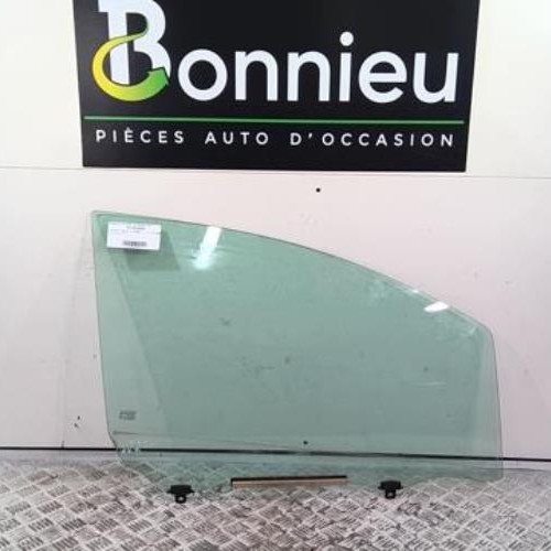 Vitre avant droit
