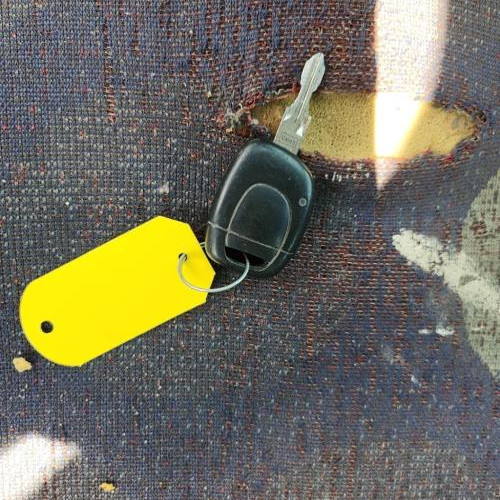 Vehicule-RENAULT-TWINGO-1-PHASE-3-2000-3acd29761b96e112e9e3a4208ddf57e1c72fe17ecedfde492c17517b6fc4cbf8_mtn.jpg
