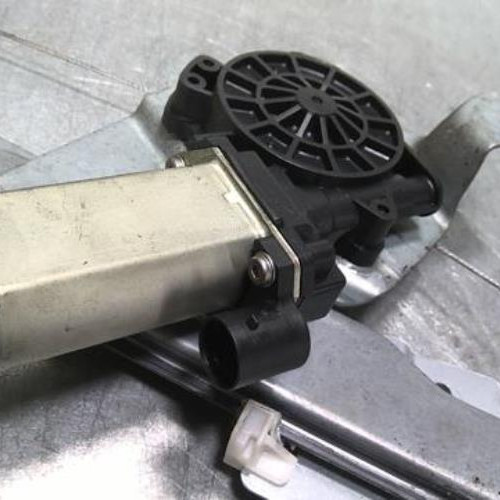 74777505-9588011b-31f4-48d8-b7cc-91cb5788d16d-Piece-74777505-Moteur-leve-vitre-avant-gauche-DACIA-SANDERO-1-15-DCI-8V-TURBO-17627e99ca310651bbb713f028e9b5b68933108a6e3805c9f8cc91c84fa82c5d_m.jpg