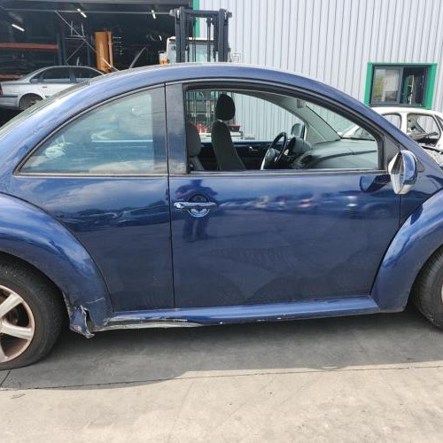 Vehicule-VOLKSWAGEN-NEW-BEETLE-1-PHASE-1-2004-1a0cbce9e47fd0442b8b240422d18d187cbff8131fe10270336369dbd73eed33_mtn.jpg