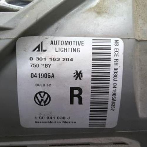 74792836-610a59f4-c4a4-42fb-bb2b-29f592bf90de-Piece-74792836-Optique-avant-principal-droit-VOLKSWAGEN-NEW-BEETLE-1-PHASE-1-16i-8V-9575128ee42bbc2c937eddeb70fec363b21f99d9996e99b99791a5100ea246f7_m.jpg