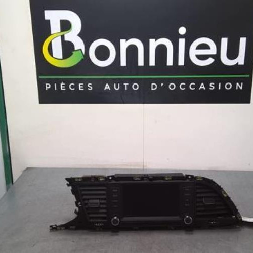 Vehicule-SEAT-LEON-3-ST-PHASE-1-BREAK-2016-40aa764ac7bf5dfe461c45e13dd4b251feaef8eb345e96f4de8977ad51d25e19_mtn.jpg