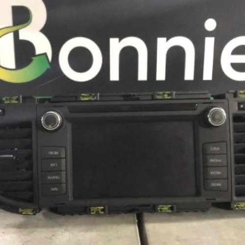 Piece-Autoradio-dorigine-5F0919604A1QB-SEAT-LEON-3-PHASE-1-ba17f4412c4182cc032f8aad769183a41139346cafed0bd59eac9f75da151c50_mtn.jpg