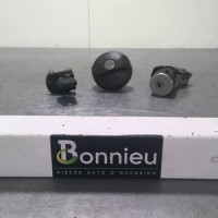 74850394-38c90e12-9d5b-4e4e-8f14-ad7355fcf012-Piece-74850394-Neiman-1608682880-PEUGEOT-208-1-PHASE-2-16-BLUE-HDI-8V-TURBO-8c2eeedb960ed5a8b07105d26732b13e5e5b91aa3e55dc1d0e93871135f3d36b_m.jpg