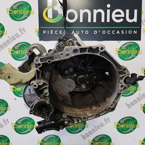 Vehicule-PEUGEOT-208-1-PHASE-2-2017-e6fa7a99b6b4e20df57463e44697ab9a9bb6089ba82072f718a46ad594ad6e20_mtn.jpg