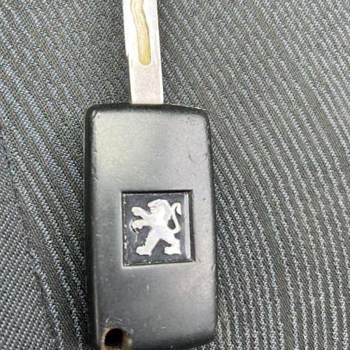 Vehicule-PEUGEOT-207-PHASE-1-2007-0a52be8b0f5cf7d69ddac61bc379f1be7c25583b907a780076935913ff74d0e9_mtn.jpg
