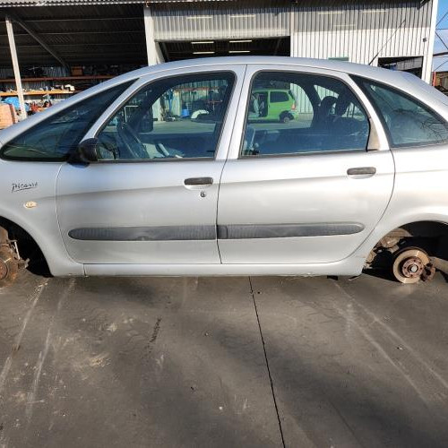 Vehicule-CITROEN-XSARA%2520PICASSO%2520PHASE%25201-2004-e13d6edb62d2700f5e33e16f820b134d6b29be5a73a394ee97da5b67f96e83cf_m.jpg