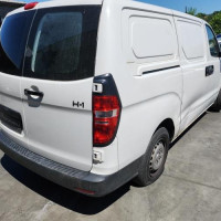 Vehicule-HYUNDAI-H1-2-STAREX-2013-9332d75251f522c8830e93da9bac94101c287f9cf3f3a98fcba8ba37a3a32195_mtn.jpg