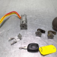 75306062-0a020aa3-e768-46f6-8a11-9a5d6f717bb1-Piece-75306062-Kit-barillet-RENAULT-TWINGO-1-PHASE-3-12i-8V-f44e94feecede5bf91a69857a698948a3e466b82291af8920ac793b414427f5a_m.jpg