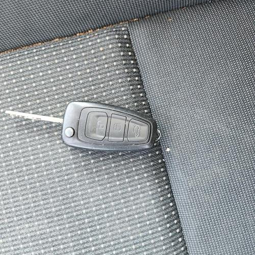 Vehicule-FORD-GRAND-C-MAX-2-PHASE-1-2011-9f5e0290389ec07860f3ac21085400f5c3eb66f46e85181c5dd33ec73fedc061_mtn.jpg