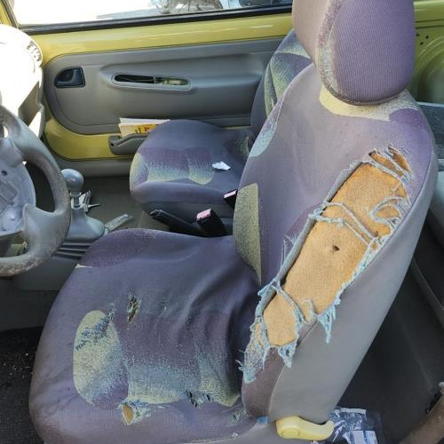 Vehicule-RENAULT-TWINGO-1-PHASE-2-1999-dc576960b32a5058b19167f63362f91318c218bf67a2174766928a35f613486c_mtn.jpg