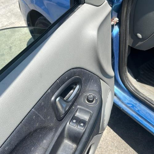 Vehicule-RENAULT-CLIO-2-PHASE-2-2003-6a9493bdd03f6df44670d0a3b326111e102755b990aa62b146facb99033fa226_mtn.jpg