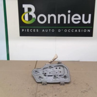 Piece-7579588-Platine-feu-arriere-droit-VOLKSWAGEN-POLO-4-PHASE-1-Diesel-5d5d6cc4588d3f18a2d0e3908ce8b00a1da0ed2cc060d6dc0b1d8268bbdbca05_mtn.jpg