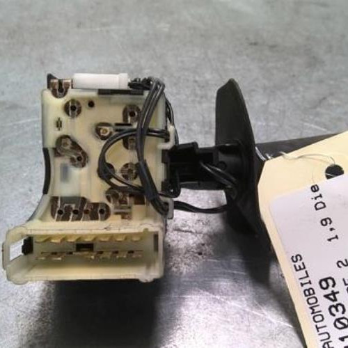 75810349-89d1c1b7-afb6-419c-a3dd-854086e9728a-Piece-75810349-Commodo-dessuie-glaces-RENAULT-SCENIC-1-PHASE-2-19-DCI-8V-TURBO-1610fac33fc9cdc8458271e4dd49f890f9775c4de1eb65d78c2f86f1bb5c1205_m.jpg