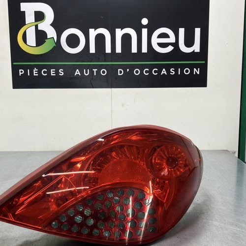 75847786-b908072c-111d-4106-88e3-21b069abbbeb-Piece-Feu-arriere-principal-droit-feux-6351CE-PEUGEOT-207-PHASE-1-CABRIOLET-51ee89410bd6a9f3d6c22fd0037ddcb062762b9455057b3b6195c7812d3d5a1f_m.jpg