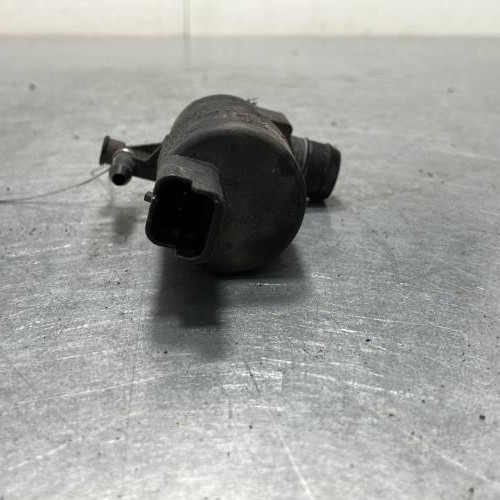 75847904-d5c5123a-04ed-498c-a356-a23dfb04dc64-Piece-Pompe-lave-glace-avant-643476-PEUGEOT-207-PHASE-1-CABRIOLET-6a32a08a198b62aa727baa902dd9ba5d1d7e2693d6fedf6ffa16c2bb44f87bf8_m.jpg