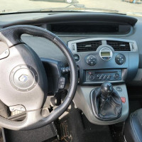 Vehicule-RENAULT-GRAND-SCENIC-2-PHASE-1-2005-bfedfec3688b5ed508a73f28bb29e014f50dd954d97500b3a2418087e539781b_mtn.jpg