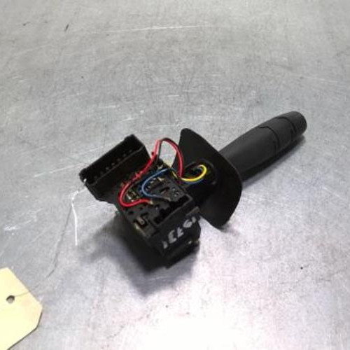 76257269-4896c771-3a41-43ef-8924-b1df1e3e20b9-Piece-76257269-Commodo-phare-7701066570-RENAULT-CLIO-2-PHASE-1-12i-8V-77c18f2d1ded19f7fcf9665e1862d4d0e07b48032cbf64c877a24149856df51c_m.jpg