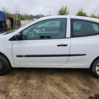 Vehicule-RENAULT-CLIO%25203%2520PHASE%25202-2010-934d2f1f9252582843d8872e5b629f1c60d9da62857a7492bbf49a9c62a05df5_m.jpg