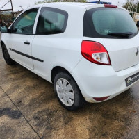 Vehicule-RENAULT-CLIO%25203%2520PHASE%25202-2010-0c82fff567491aad9cf374297e886fa92b4ce476ca8973be95f335a3c2087219_m.jpg